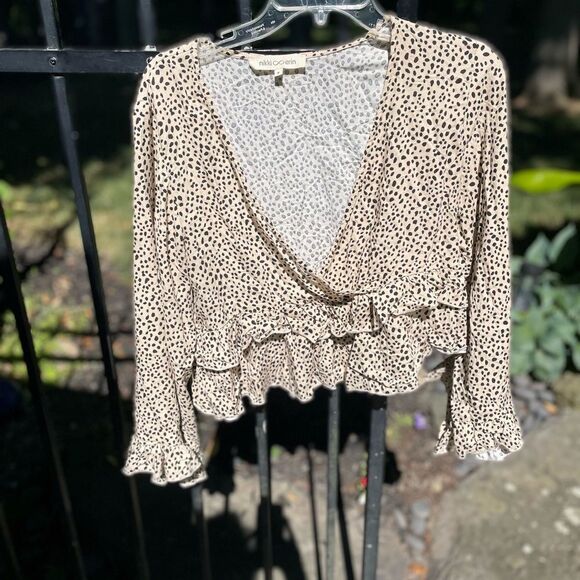 NIKKI & ERIN Spotted Ruffle Womens Babydoll Top - Picture 3 of 6